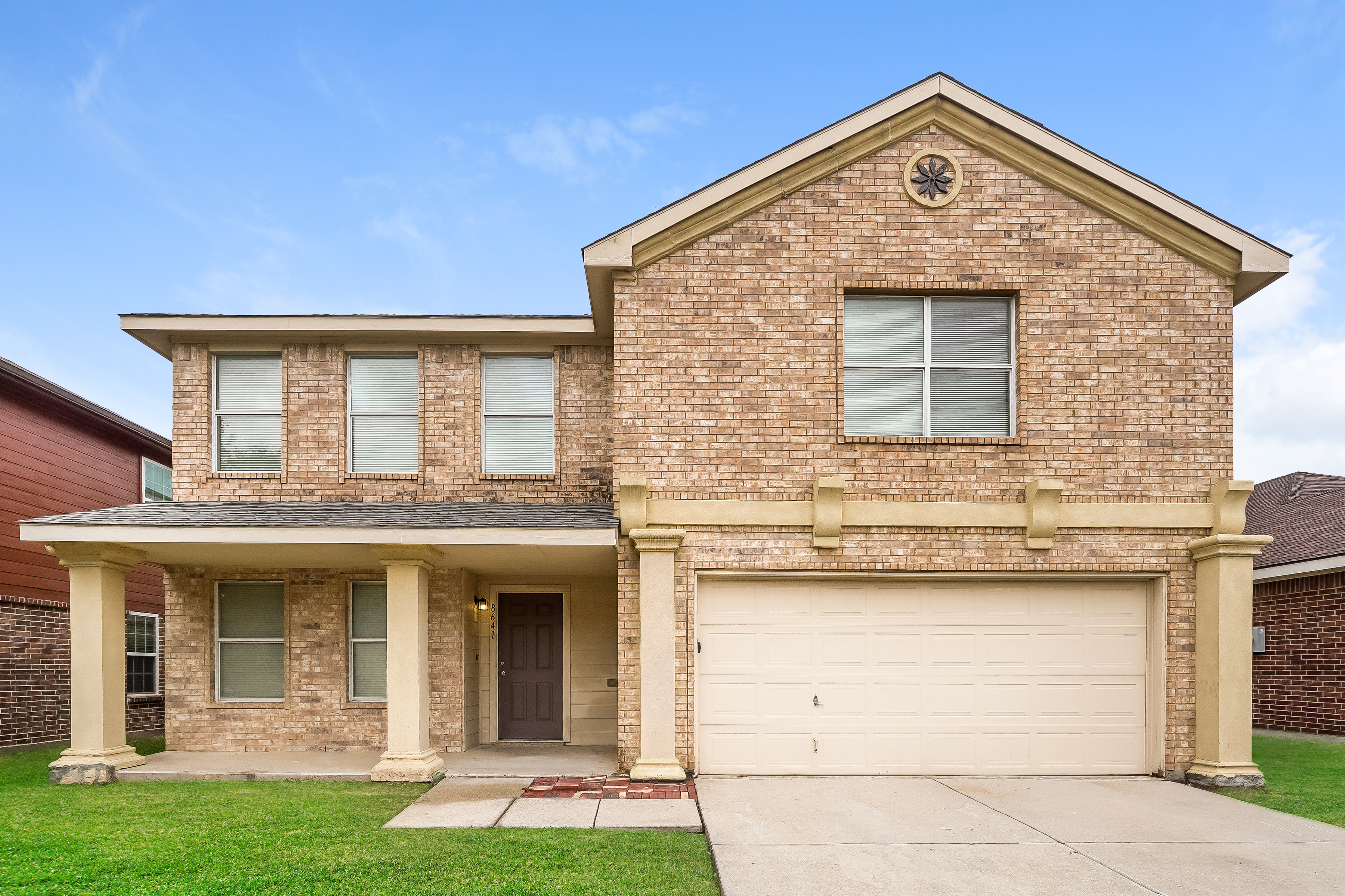 8641 Hawkview Dr Fort Worth, TX 76179